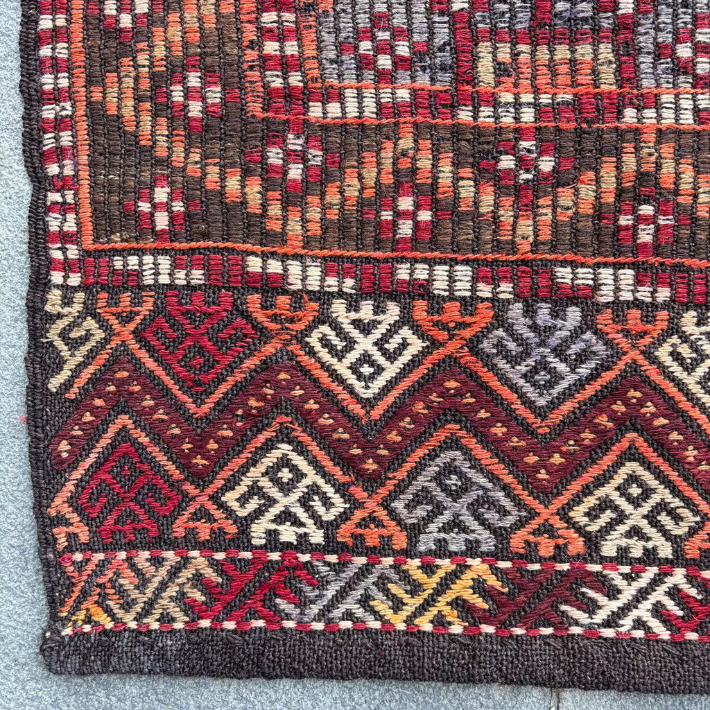 XL Vintage Turkish Accent Area Rug 5.5 x 9.3 ft