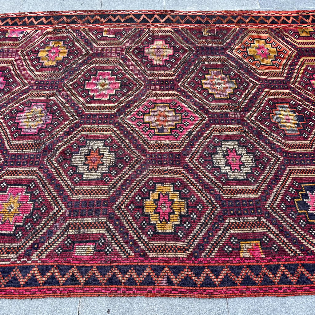 XL Vintage Turkish Accent Area Rug 6.4 x 9.4 ft