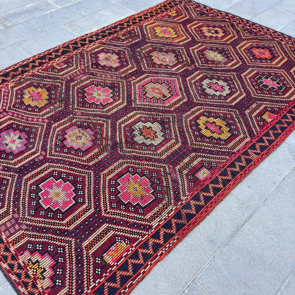 XL Vintage Turkish Accent Area Rug 6.4 x 9.4 ft