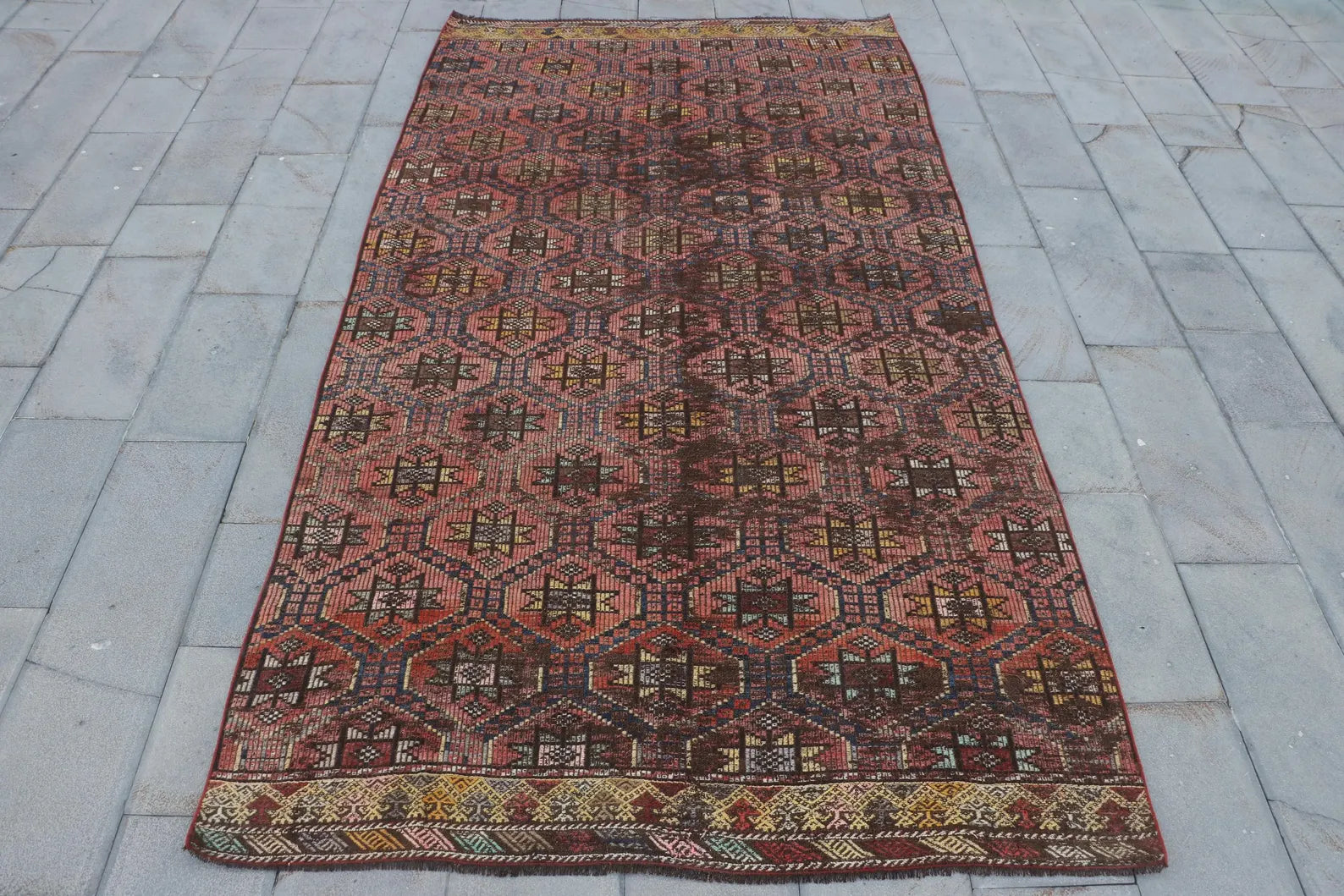 XL Vintage Turkish Accent Area Rug 5.7 x 11.1 ft