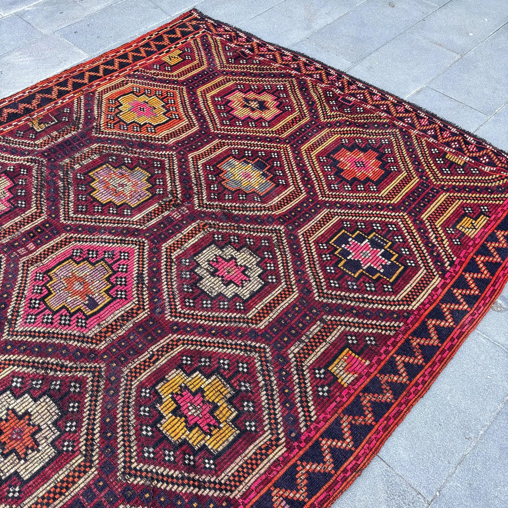 XL Vintage Turkish Accent Area Rug 6.4 x 9.4 ft
