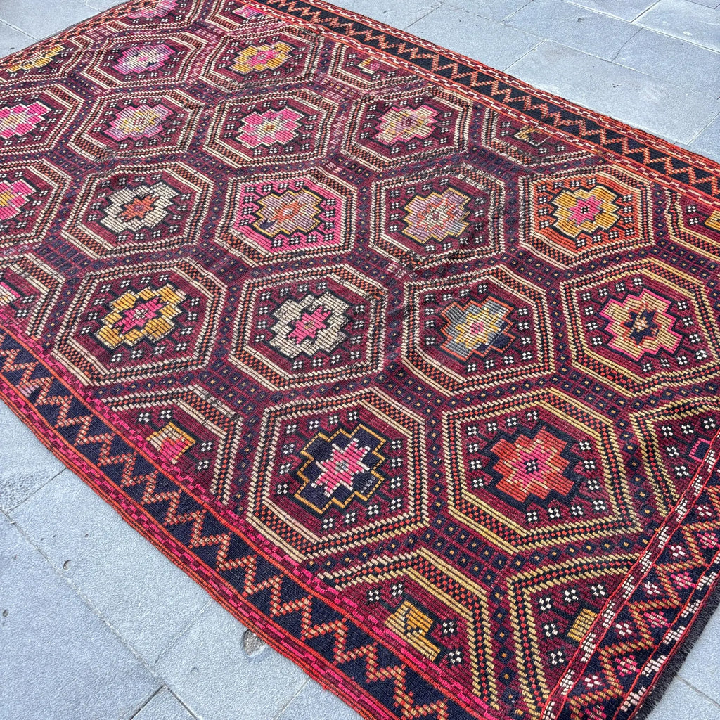 XL Vintage Turkish Accent Area Rug 6.4 x 9.4 ft
