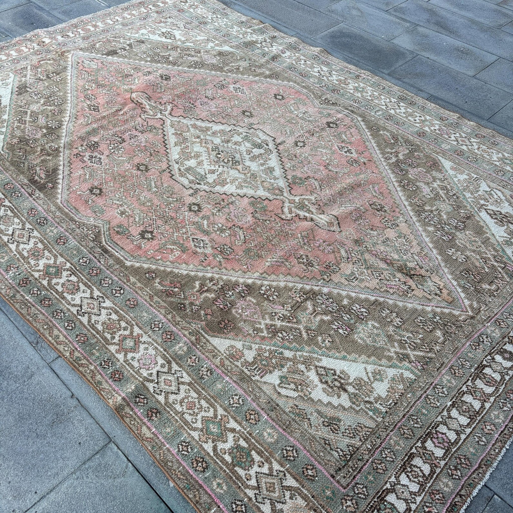 Vintage Persian Accent Area rug 6.5 x 9.5 ft