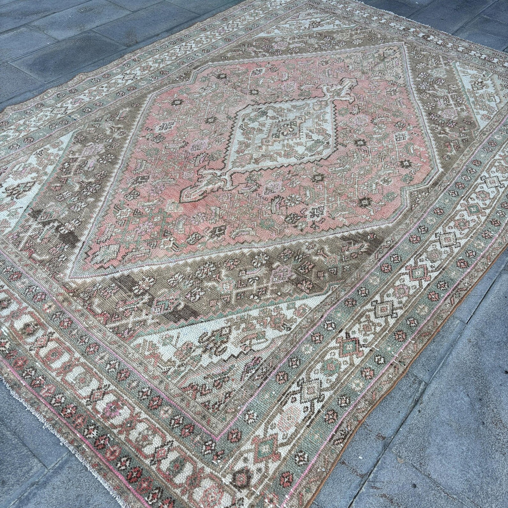 Vintage Persian Accent Area rug 6.5 x 9.5 ft