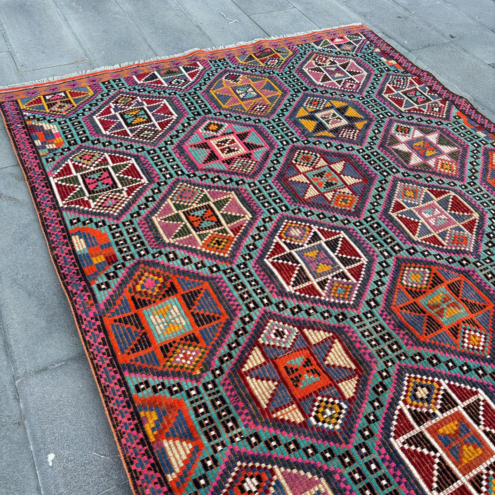 XL Vintage Turkish Accent Area rug 6.2 x 10.8 ft