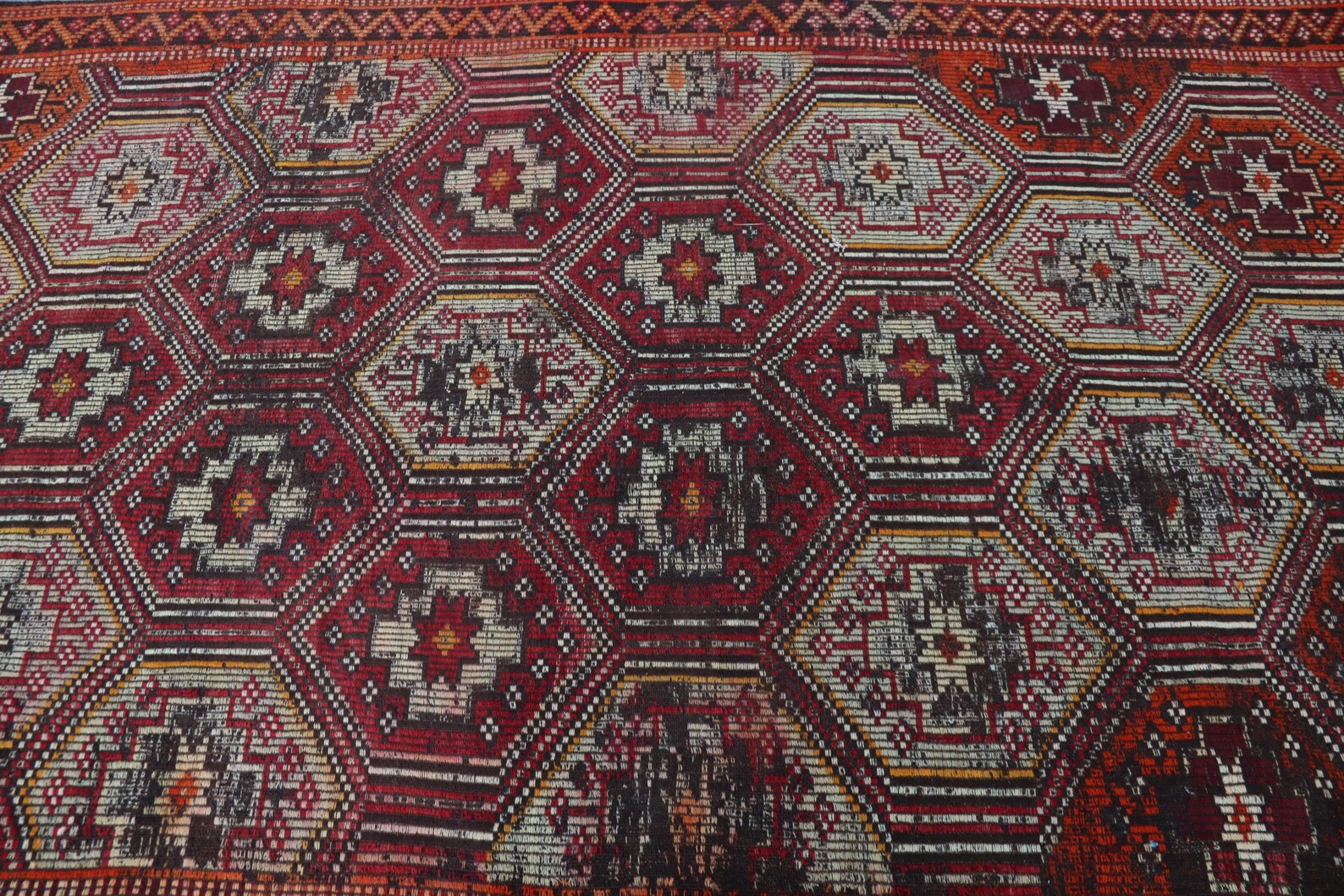 XL Vintage Turkish Accent Area rug 5.1 x 9.9 ft