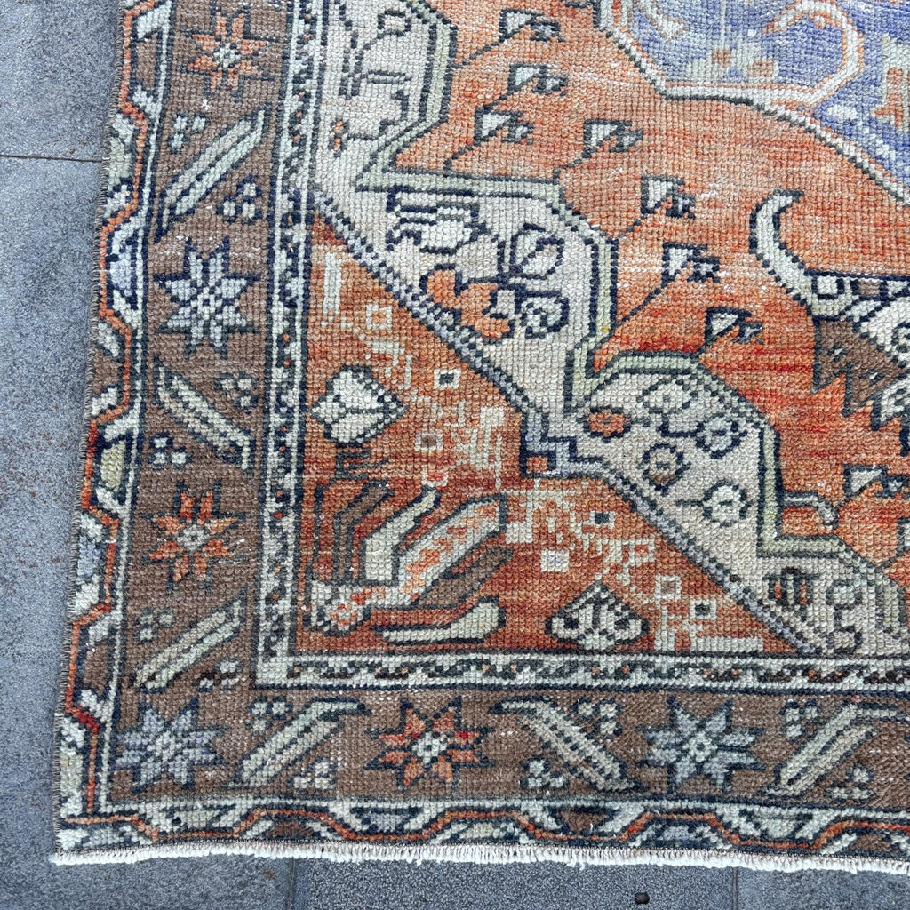 Vintage Turkish Accent Area rug 4.1 x 6.4 ft