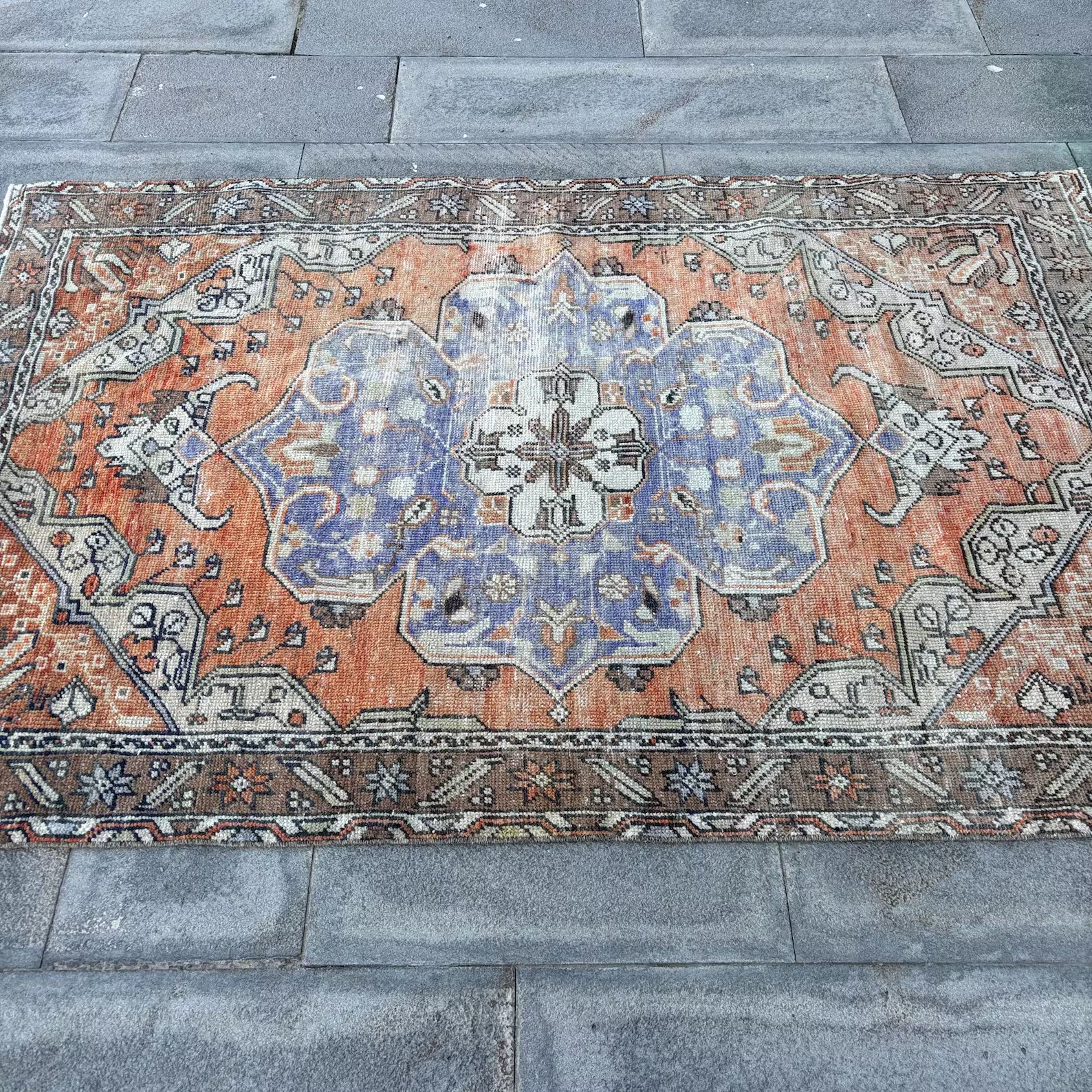 Vintage Turkish Accent Area rug 4.1 x 6.4 ft