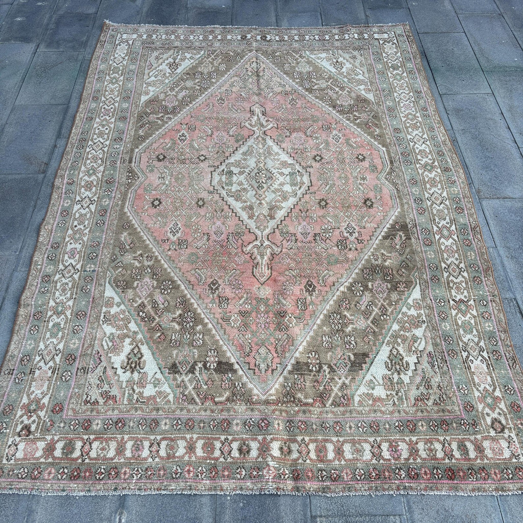 Vintage Persian Accent Area rug 6.5 x 9.5 ft