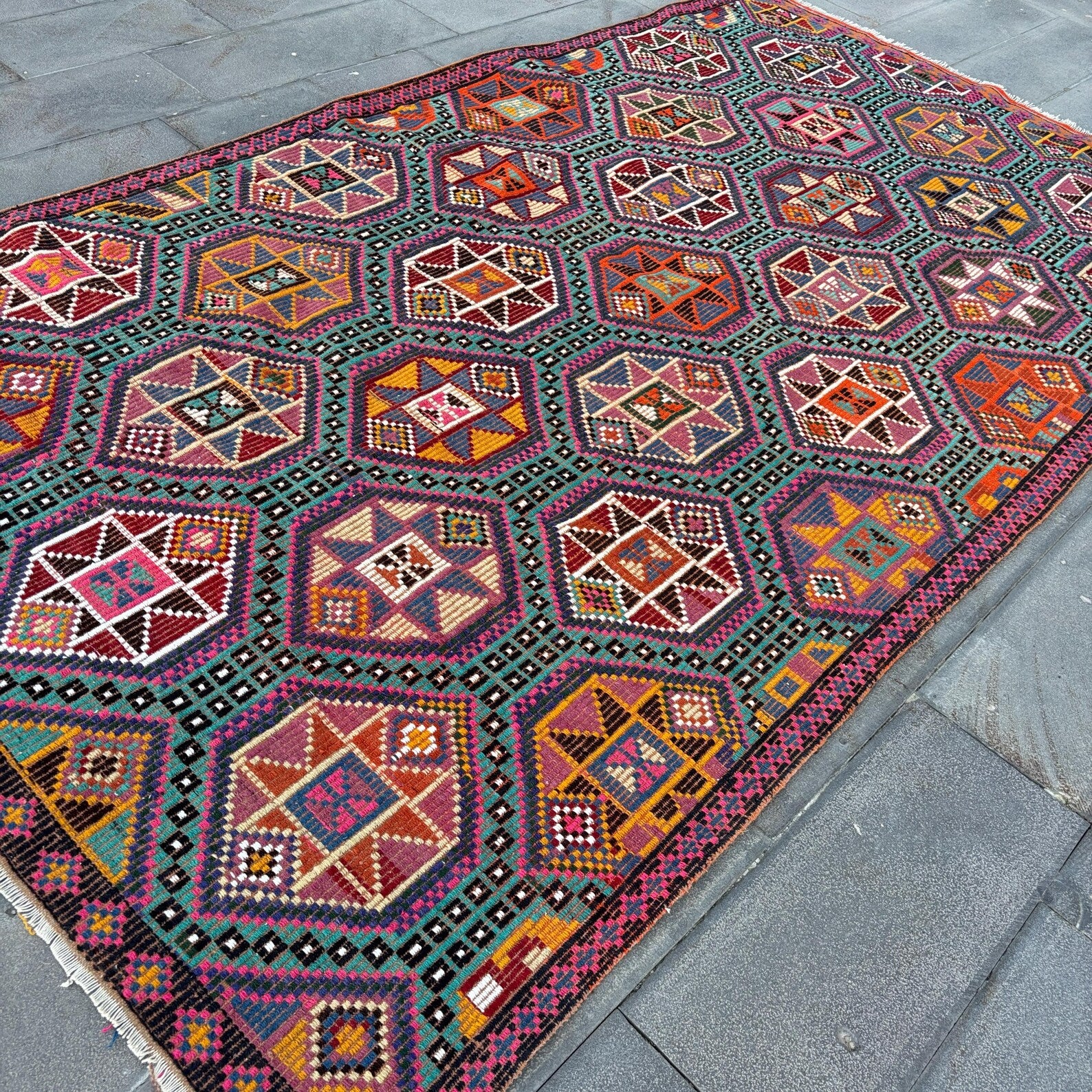 XL Vintage Turkish Accent Area rug 6.2 x 10.8 ft