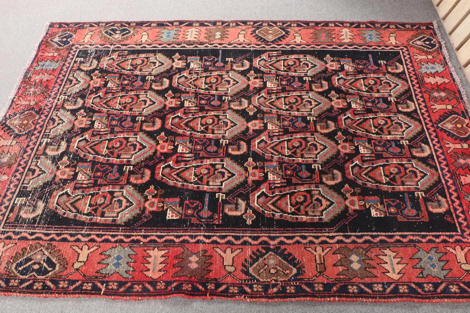 Vintage Turkish Accent Area rug 4.6 x 6.3 ft