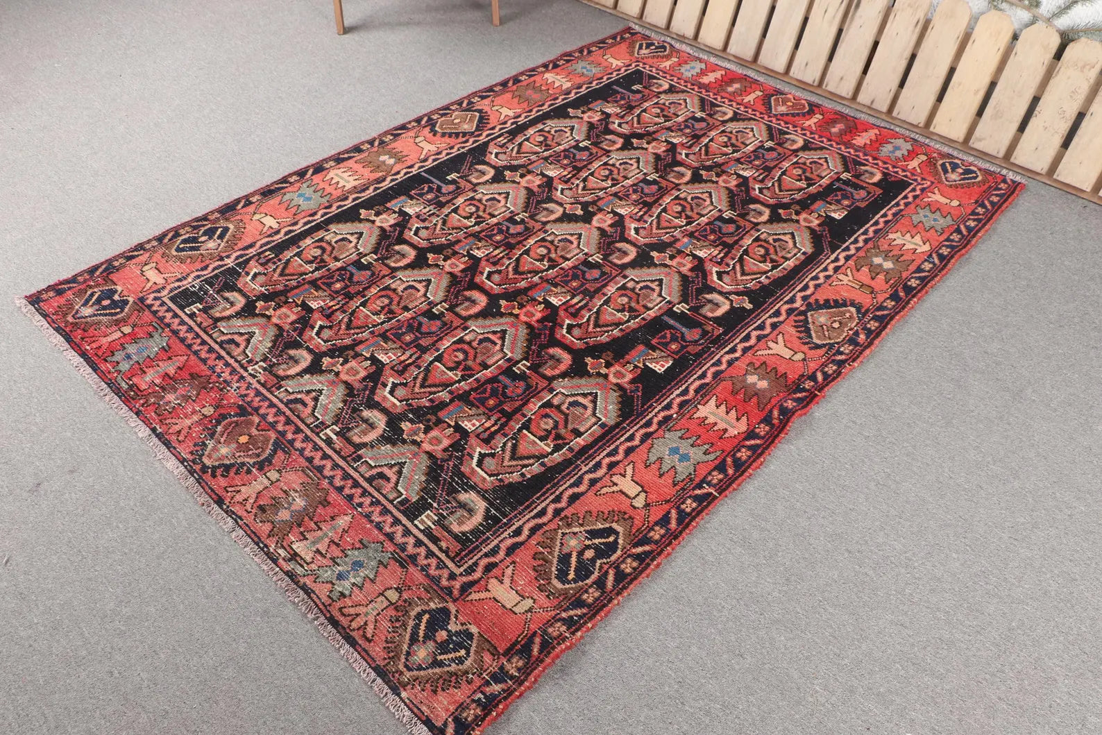 Vintage Turkish Accent Area rug 4.6 x 6.3 ft