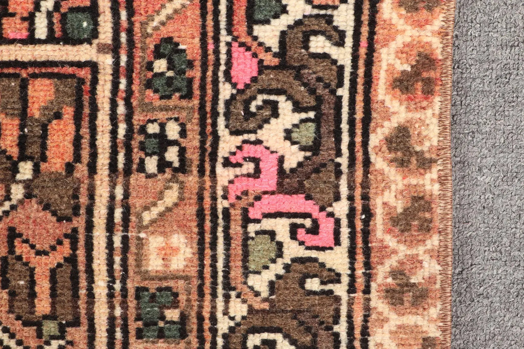 Vintage Turkish Accent Area rug 3.5 x 4.9 ft