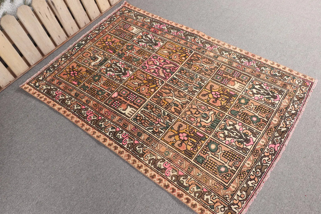 Vintage Turkish Accent Area rug 3.5 x 4.9 ft