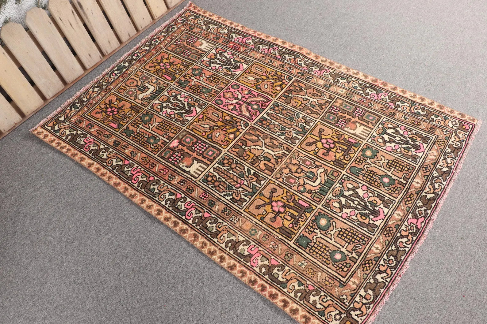 Vintage Turkish Accent Area rug 3.5 x 4.9 ft
