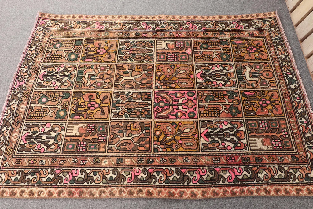 Vintage Turkish Accent Area rug 3.5 x 4.9 ft