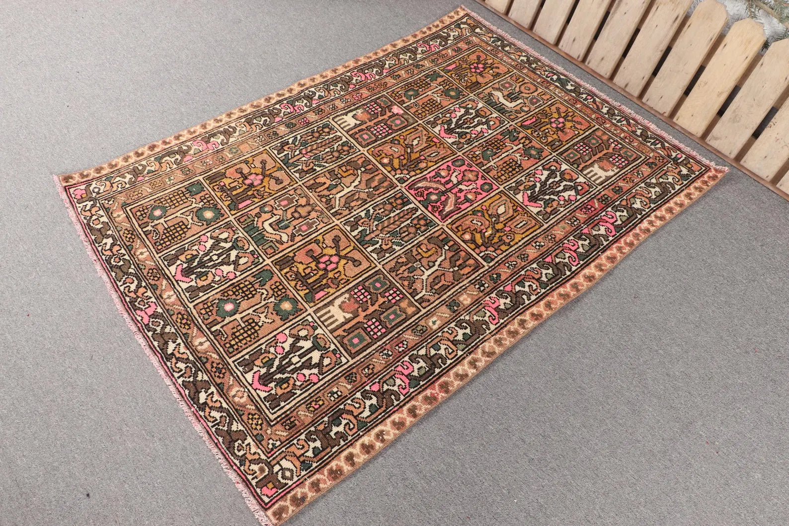 Vintage Turkish Accent Area rug 3.5 x 4.9 ft