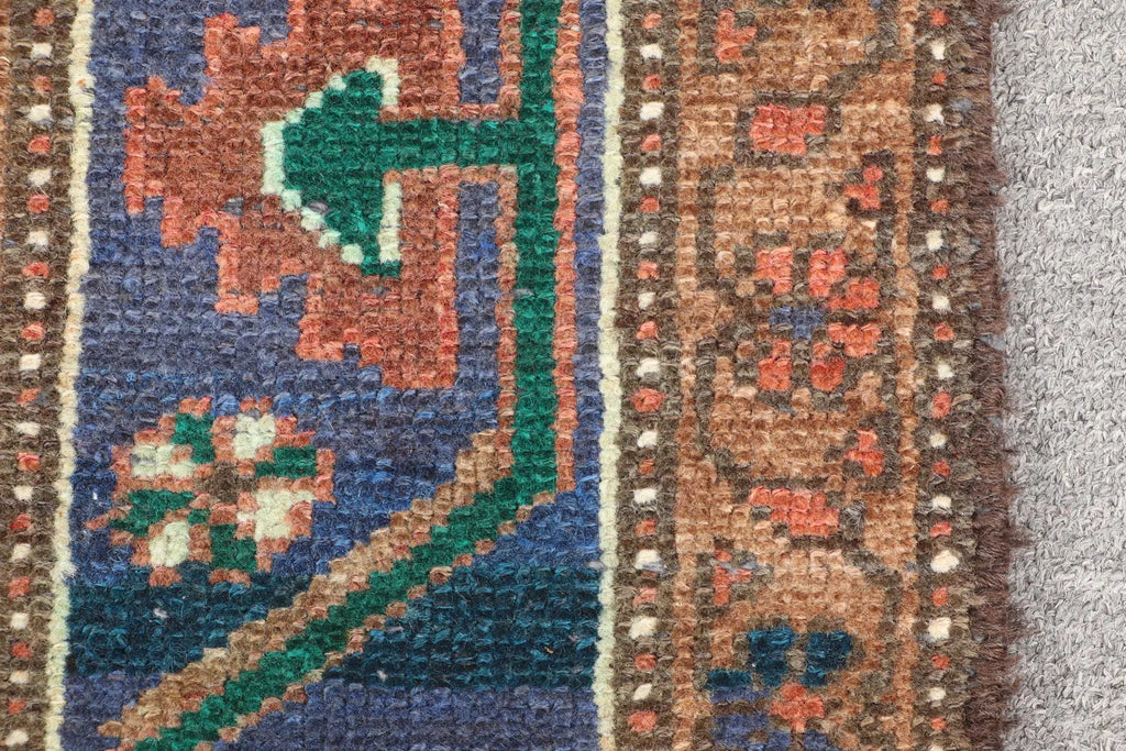 Vintage Persian Accent Area Rug 4 x 6.1 ft