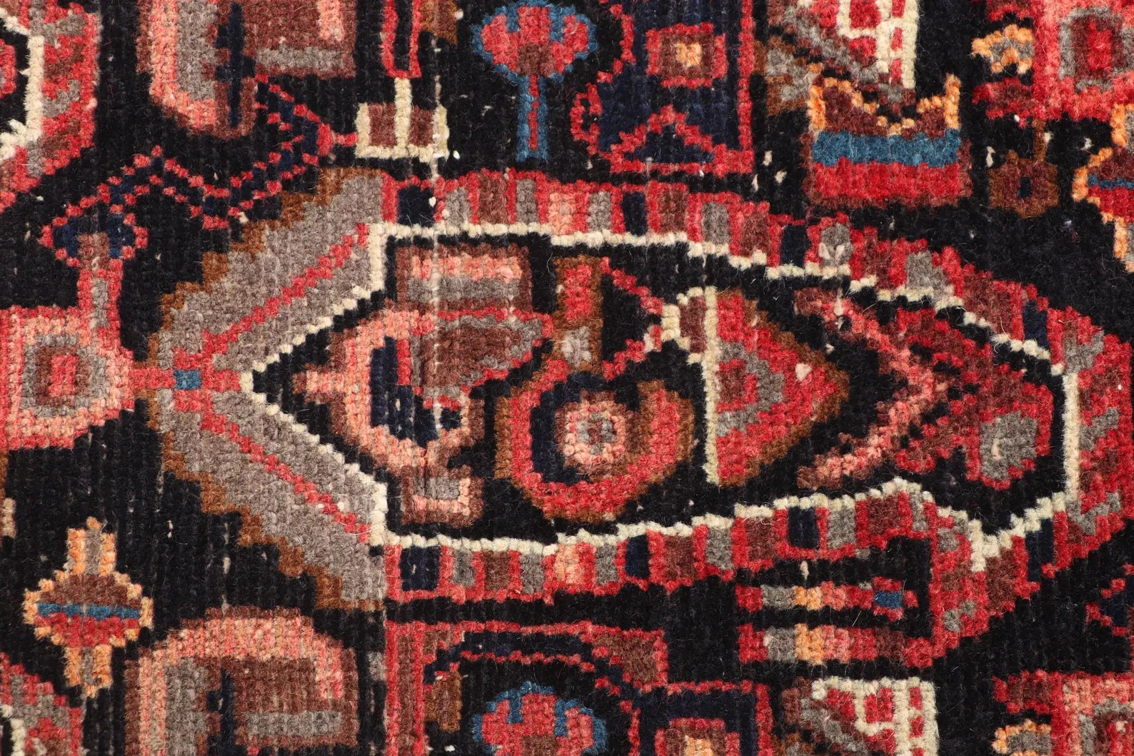Vintage Turkish Accent Area rug 4.6 x 6.3 ft