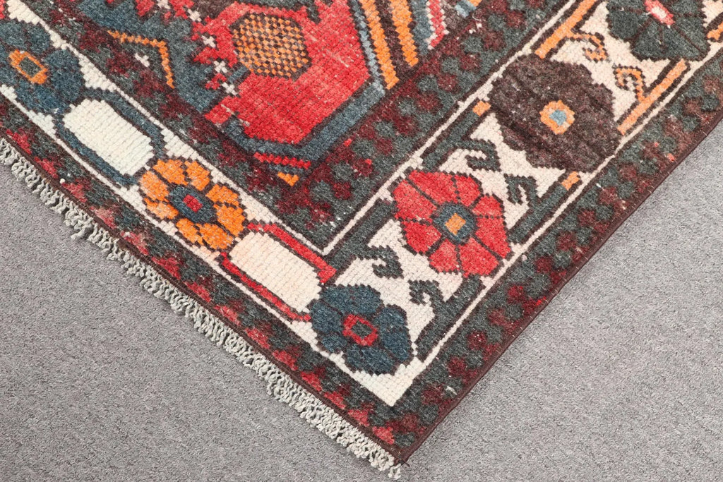 Vintage Persian Accent Area Rug 4.1 x 6.8 ft