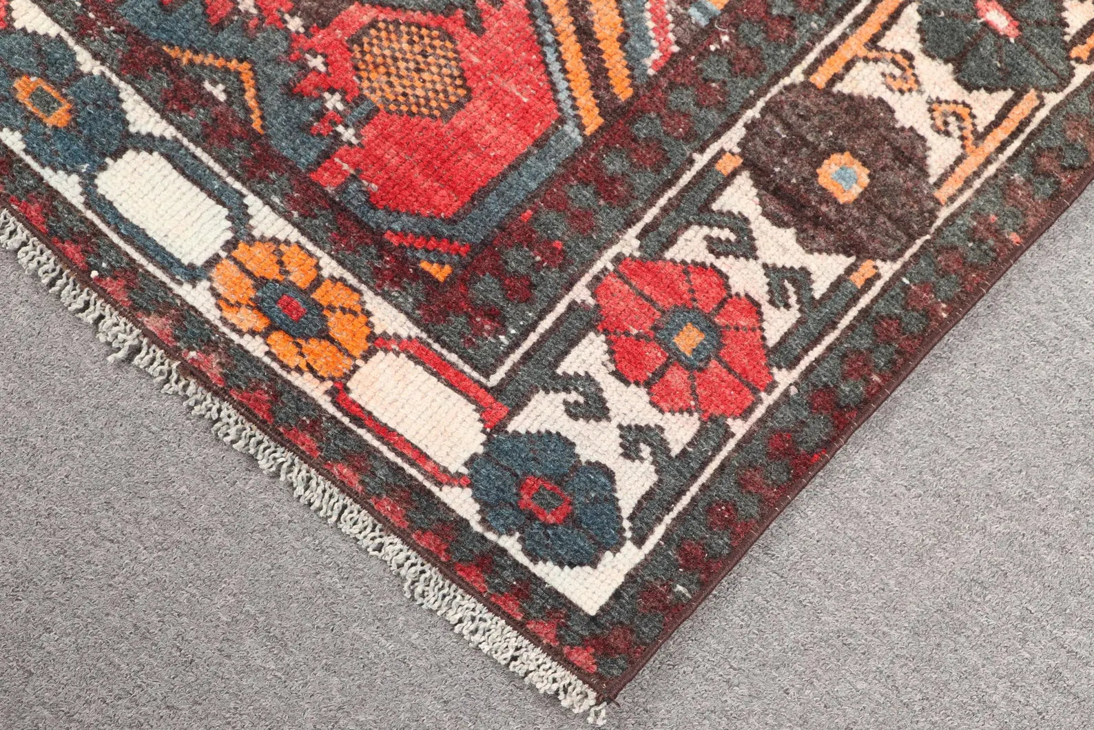Vintage Persian Accent Area Rug 4.1 x 6.8 ft