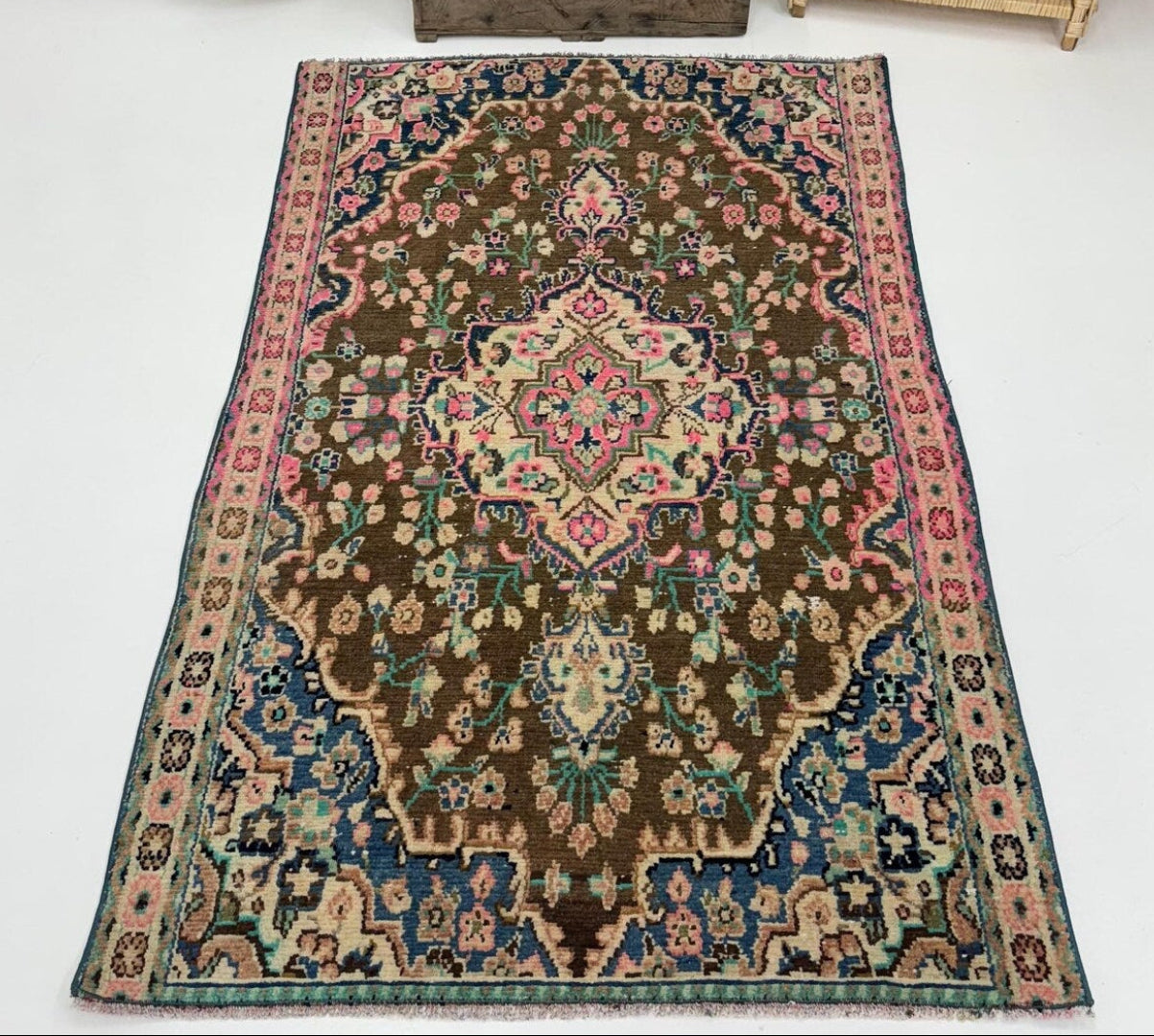 Vintage Persian Accent Area Rug 3.2 x 5.1 ft