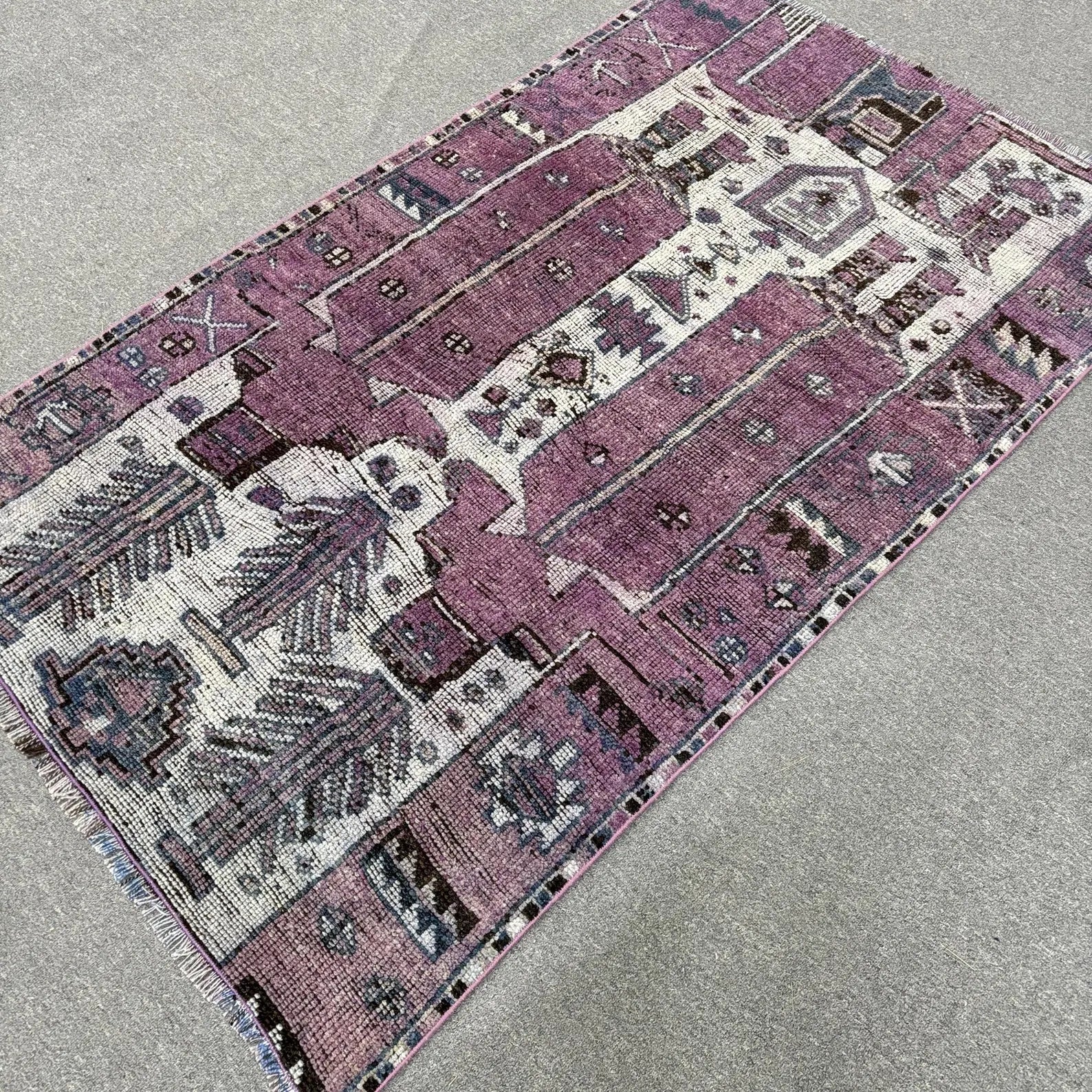 Vintage Turkish Accent Area rug 3.6 x 6.1 ft