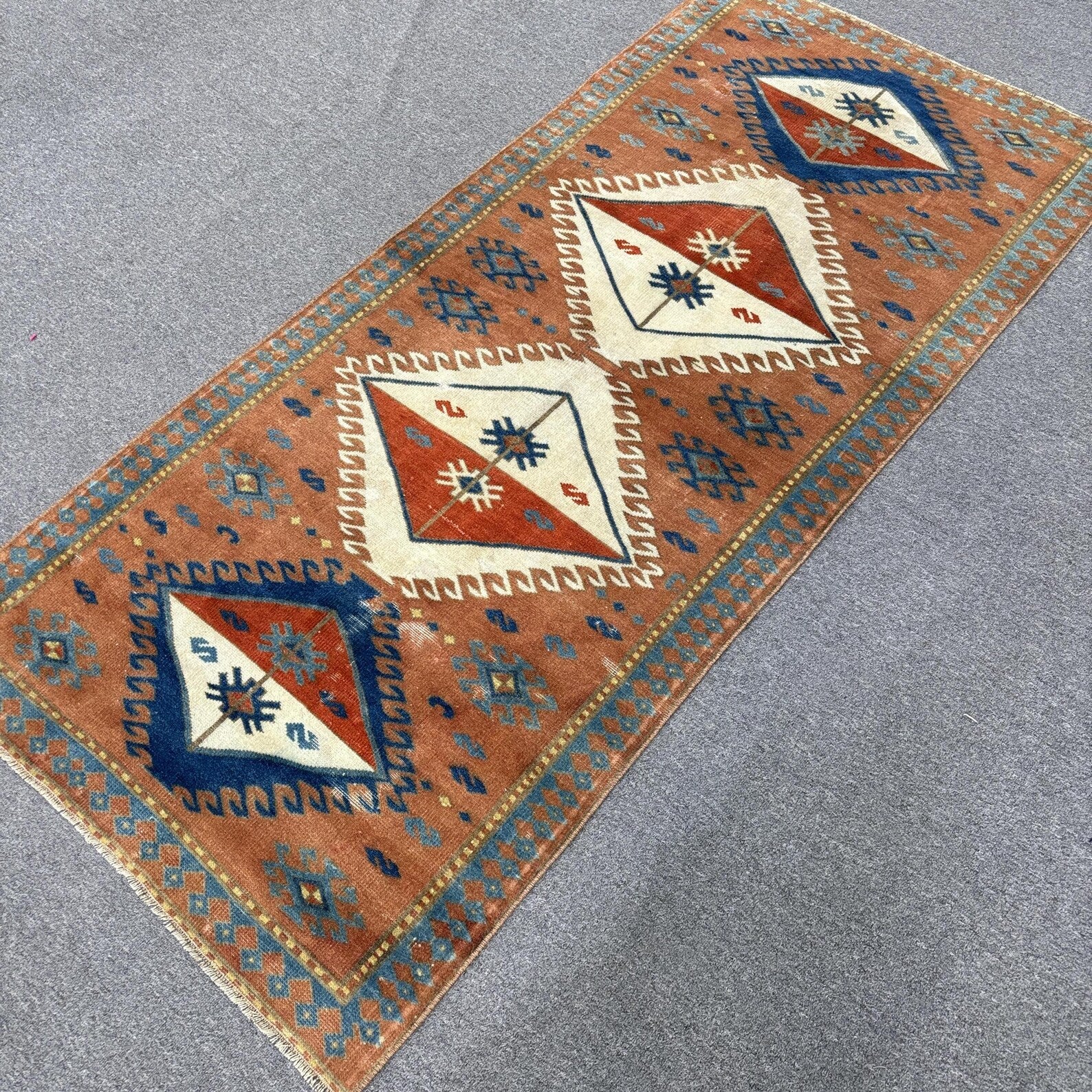 Vintage Turkish Accent Area rug 2.9 x 6.2 ft