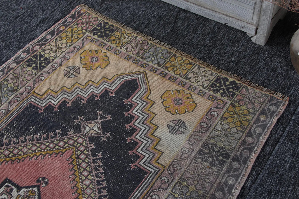 Vintage Turkish Accent Area rug 4 x 7.1 ft