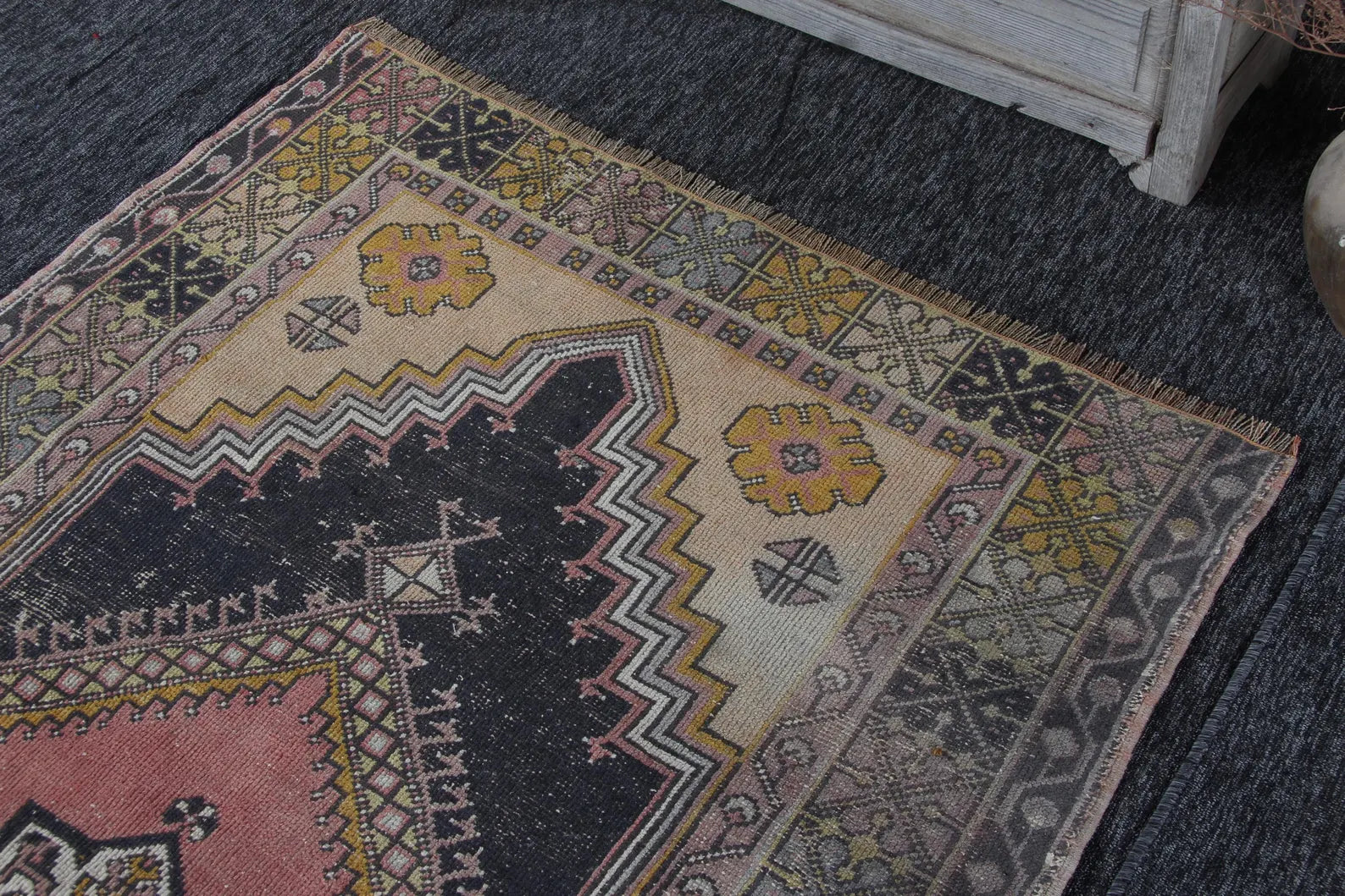 Vintage Turkish Accent Area rug 4 x 7.1 ft