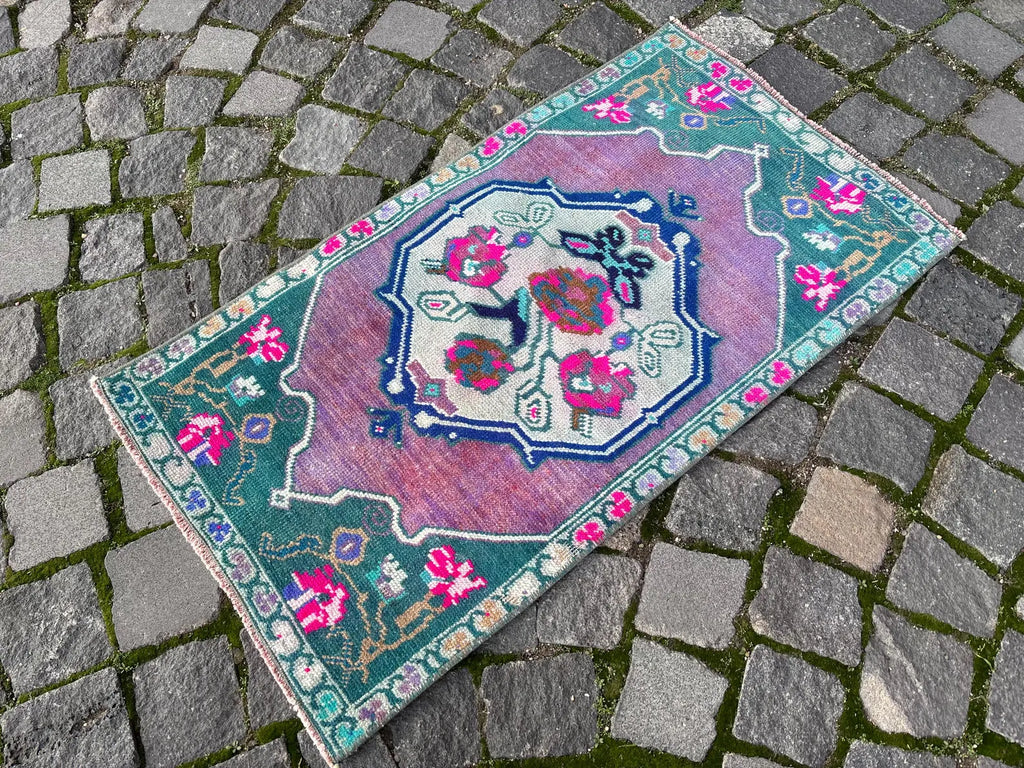 Vintage Turkish Mini Rug 1.6 x 3 ft
