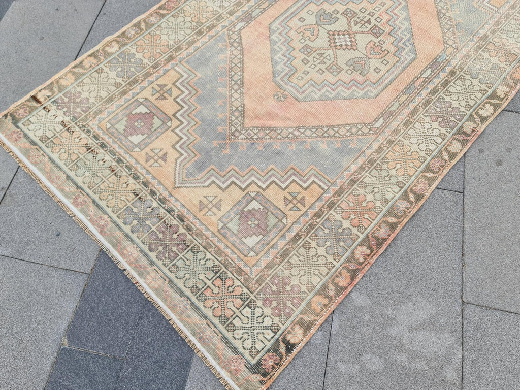 XL Vintage Turkish Accent Area Rug 3.5 x 6.5 ft