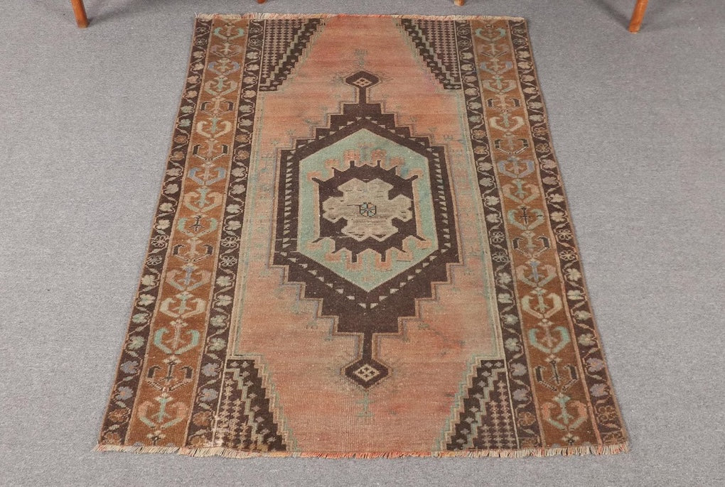 Vintage Turkish Accent Area rug 3.8 x 5.1 ft
