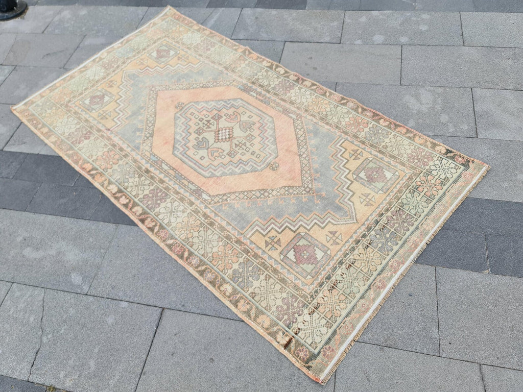 XL Vintage Turkish Accent Area Rug 3.5 x 6.5 ft