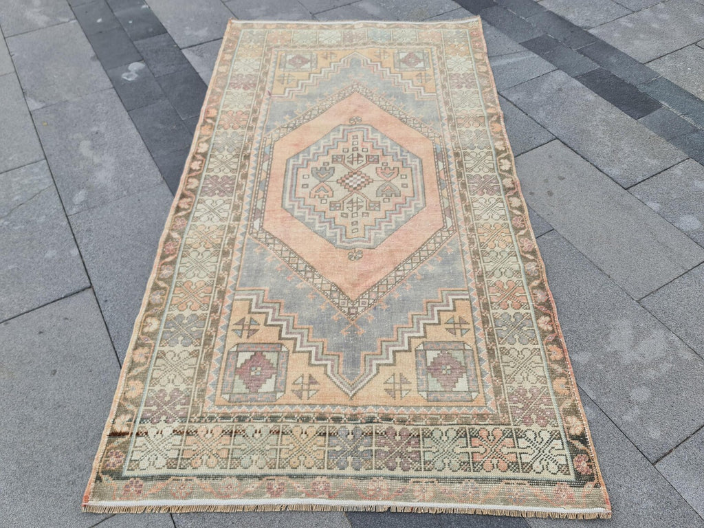 XL Vintage Turkish Accent Area Rug 3.5 x 6.5 ft