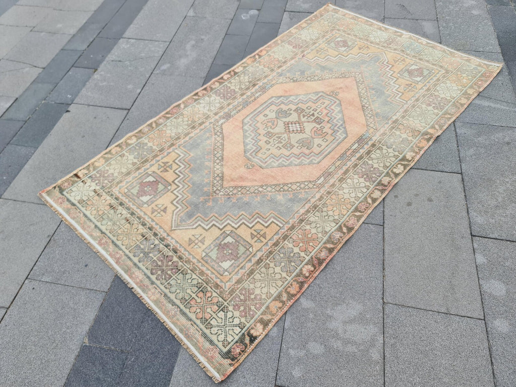 XL Vintage Turkish Accent Area Rug 3.5 x 6.5 ft
