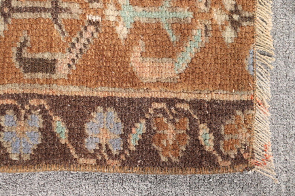 Vintage Turkish Accent Area rug 3.8 x 5.1 ft