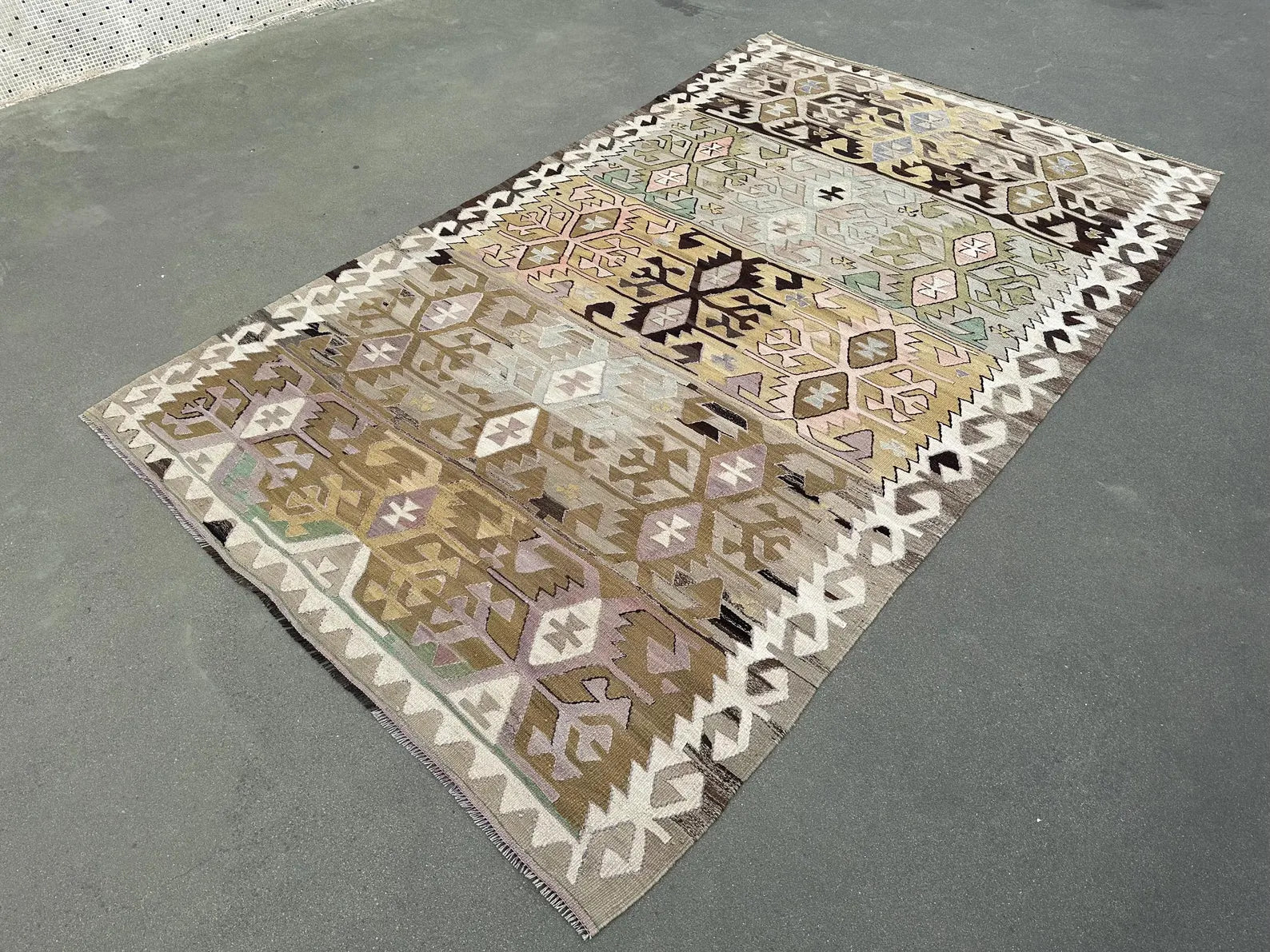 XL Vintage Turkish Accent Area Rug 6 x 9.8 ft
