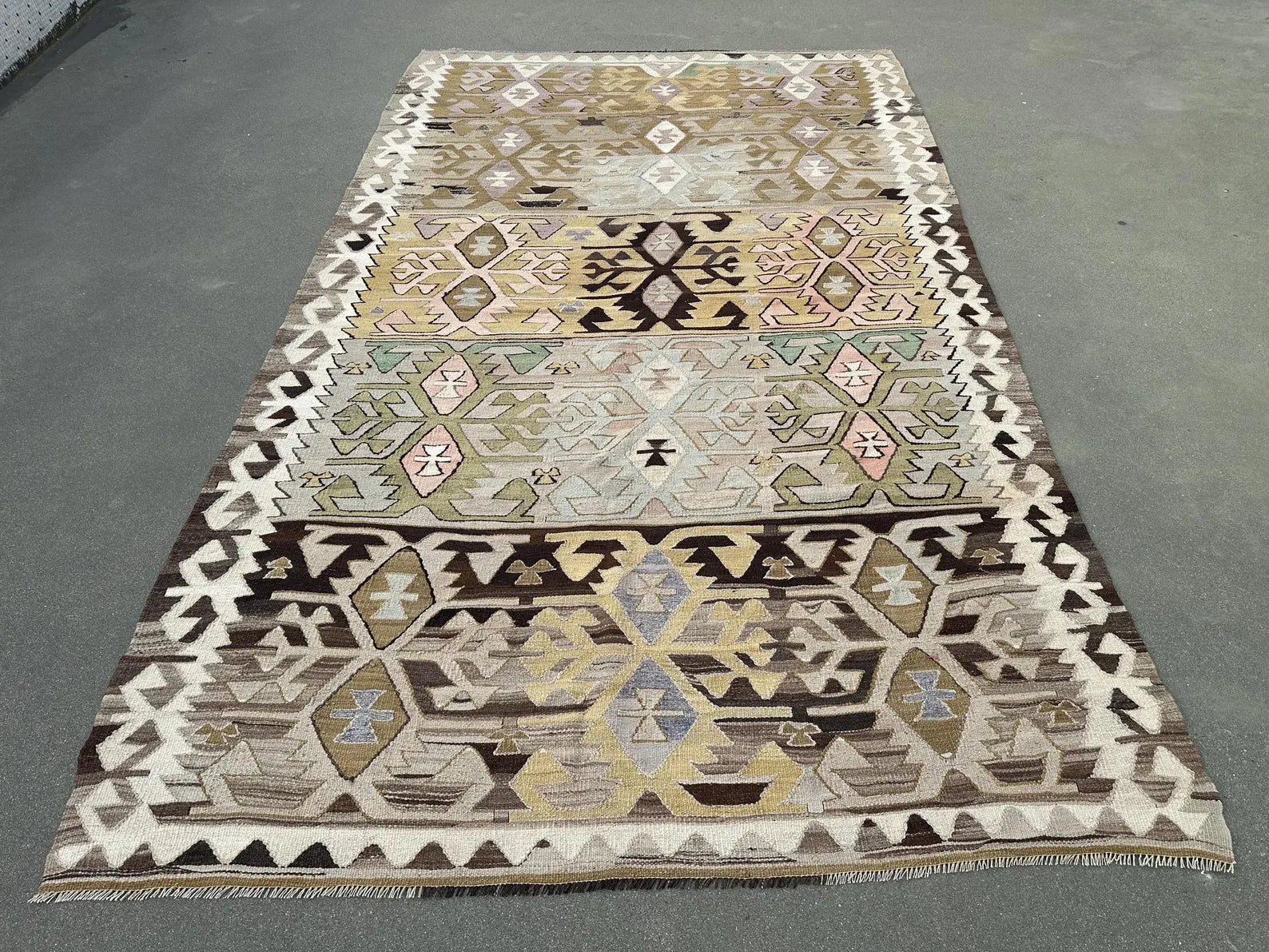 XL Vintage Turkish Accent Area Rug 6 x 9.8 ft