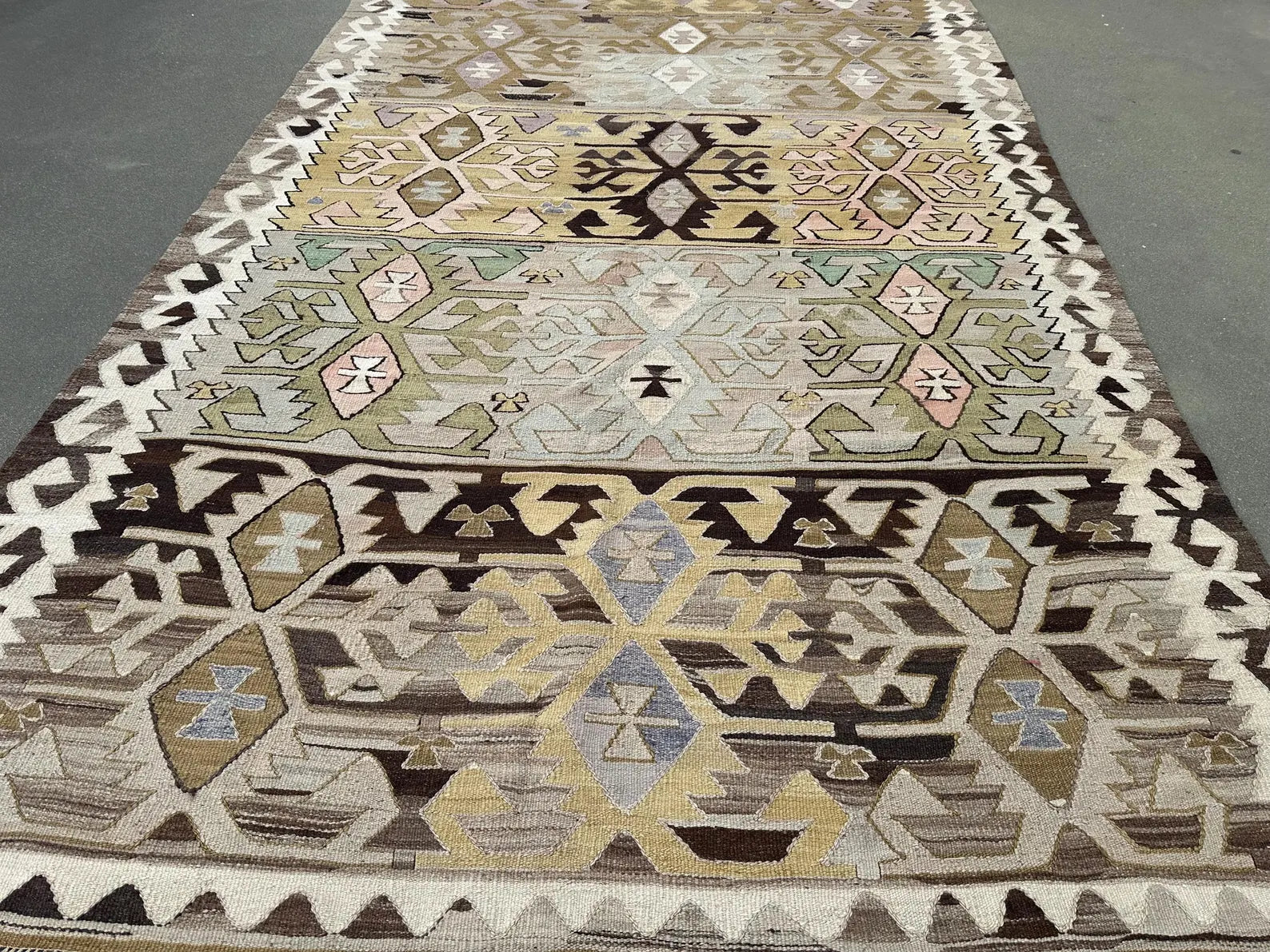 XL Vintage Turkish Accent Area Rug 6 x 9.8 ft
