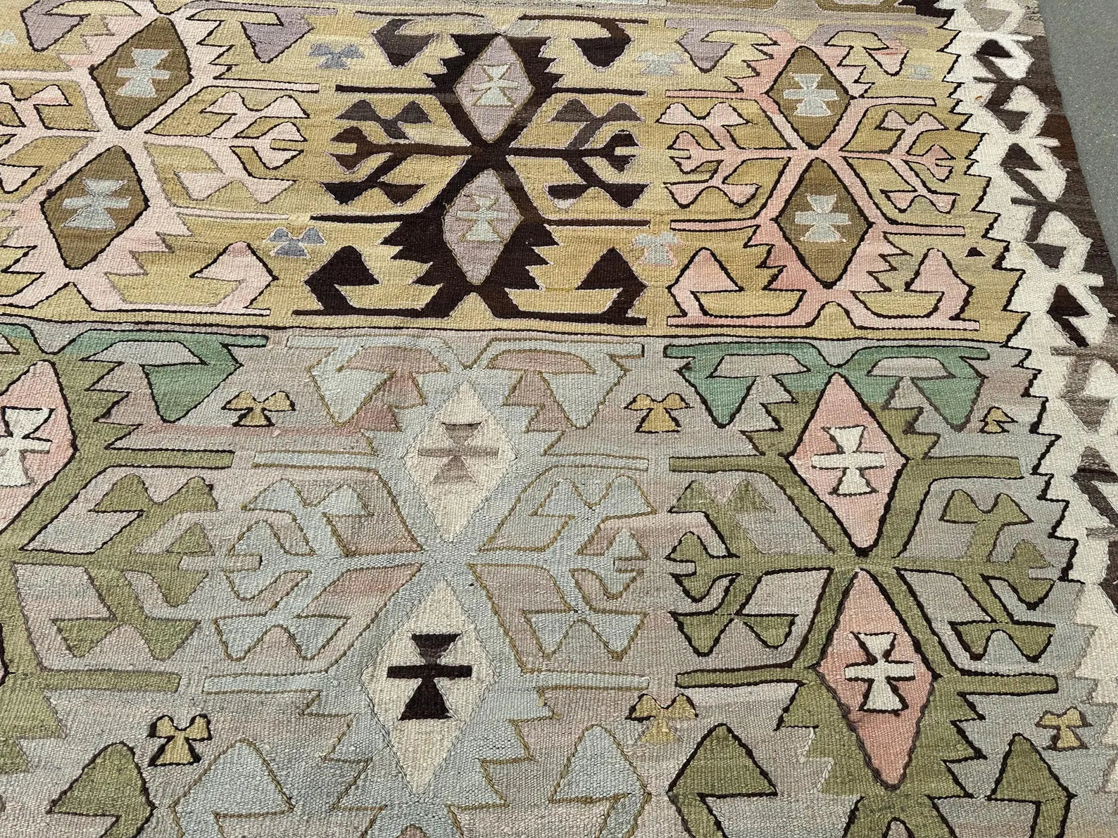 XL Vintage Turkish Accent Area Rug 6 x 9.8 ft