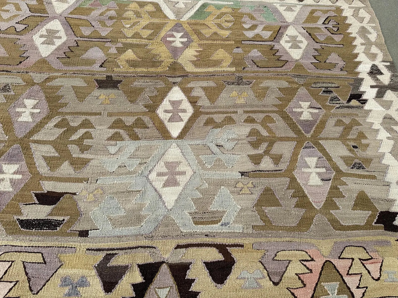 XL Vintage Turkish Accent Area Rug 6 x 9.8 ft