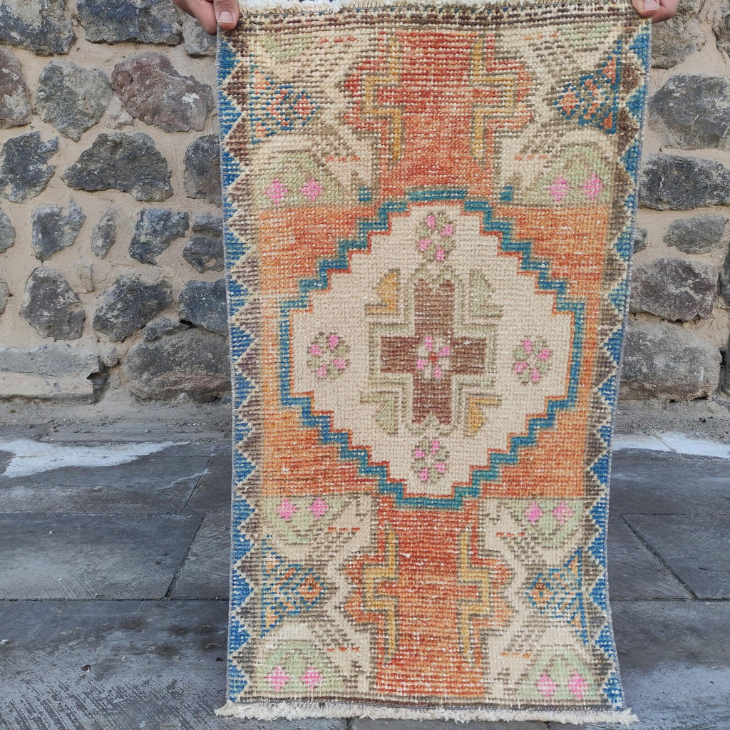 Vintage Turkish Mini Rug 1.5 x 2.7 ft