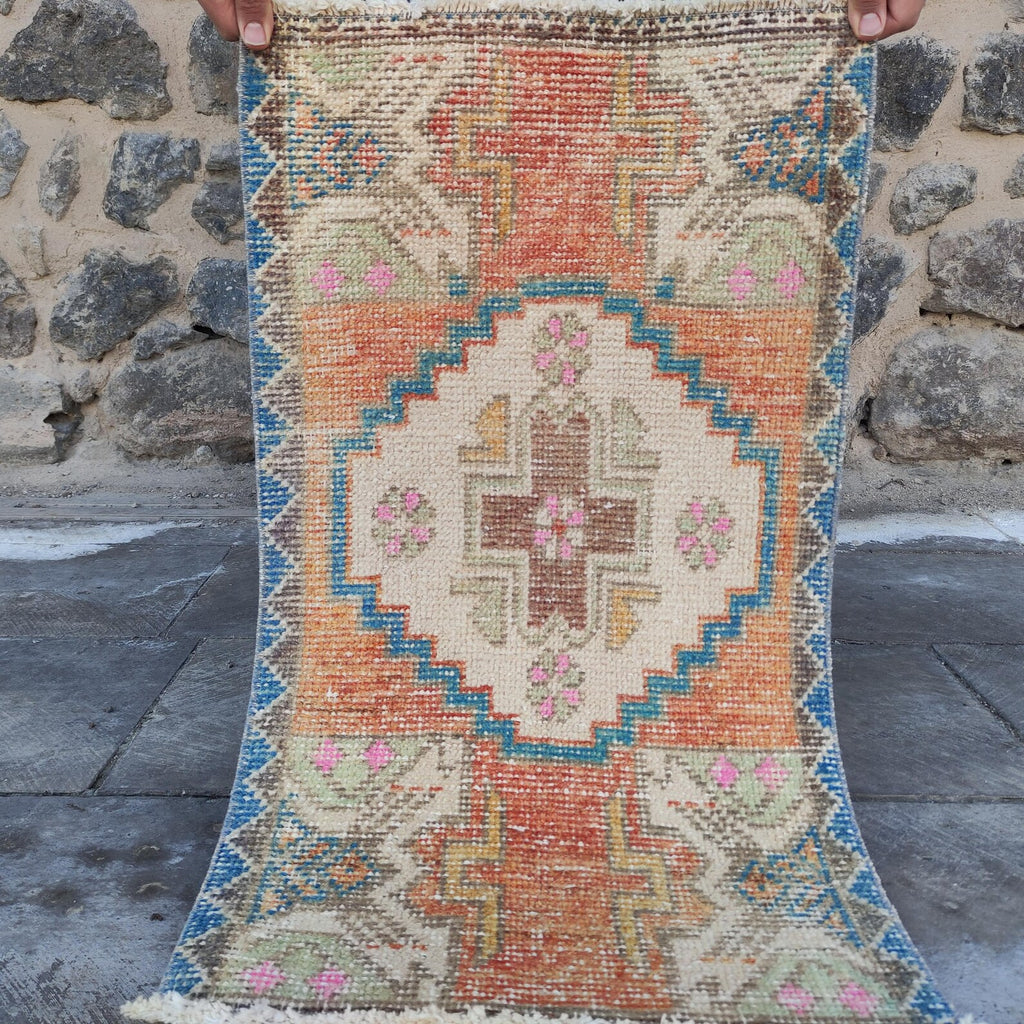 Vintage Turkish Mini Rug 1.5 x 2.7 ft