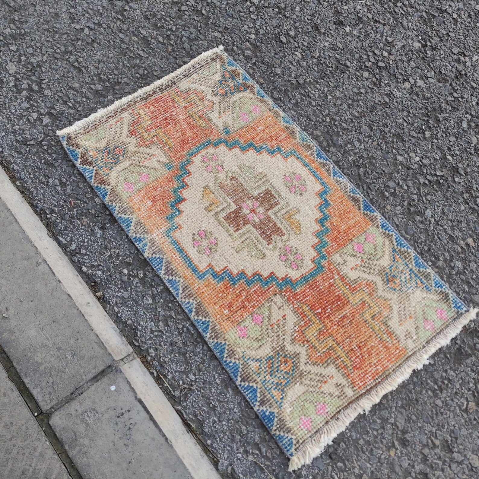 Vintage Turkish Mini Rug 1.5 x 2.7 ft