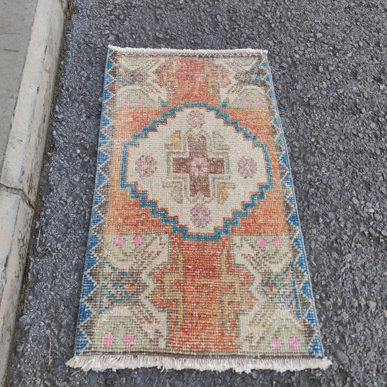 Vintage Turkish Mini Rug 1.5 x 2.7 ft