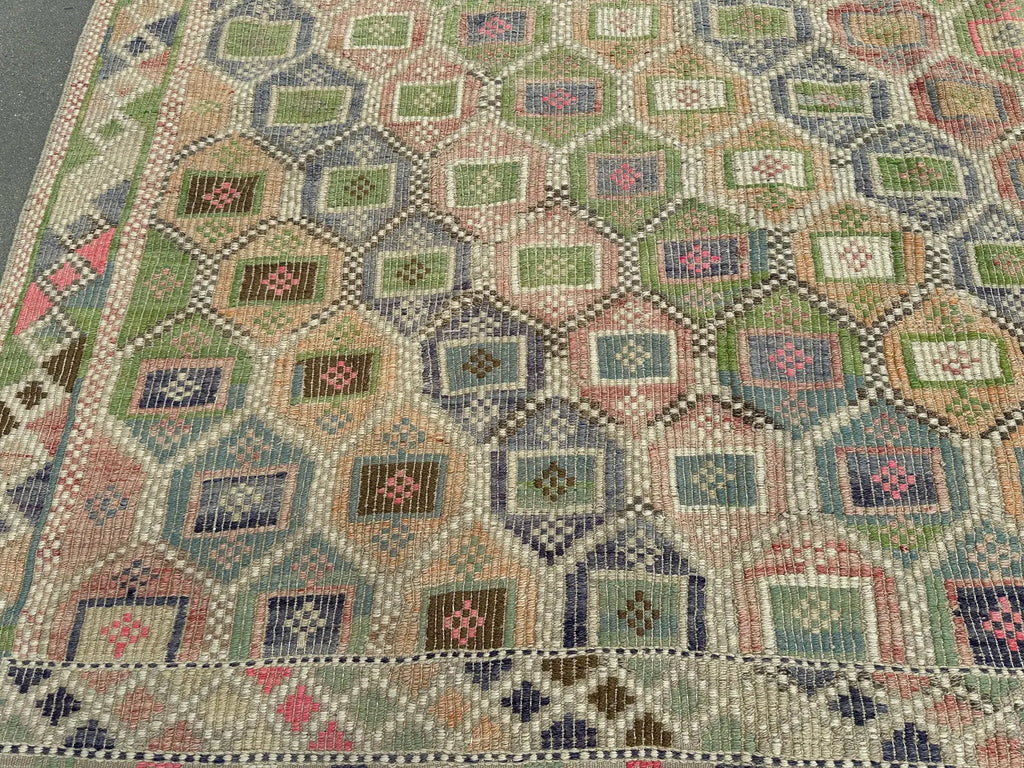 XL Vintage Turkish Accent Area Rug 6.2 x 9.8 ft