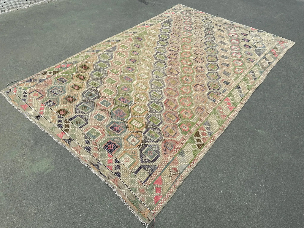 XL Vintage Turkish Accent Area Rug 6.2 x 9.8 ft