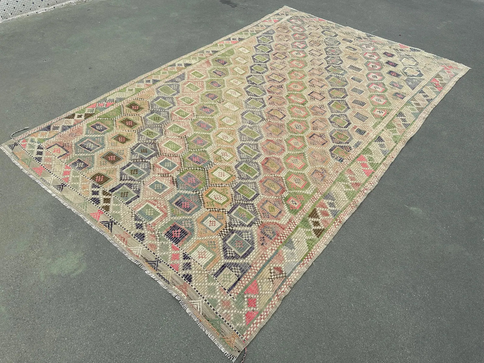 XL Vintage Turkish Accent Area Rug 6.2 x 9.8 ft