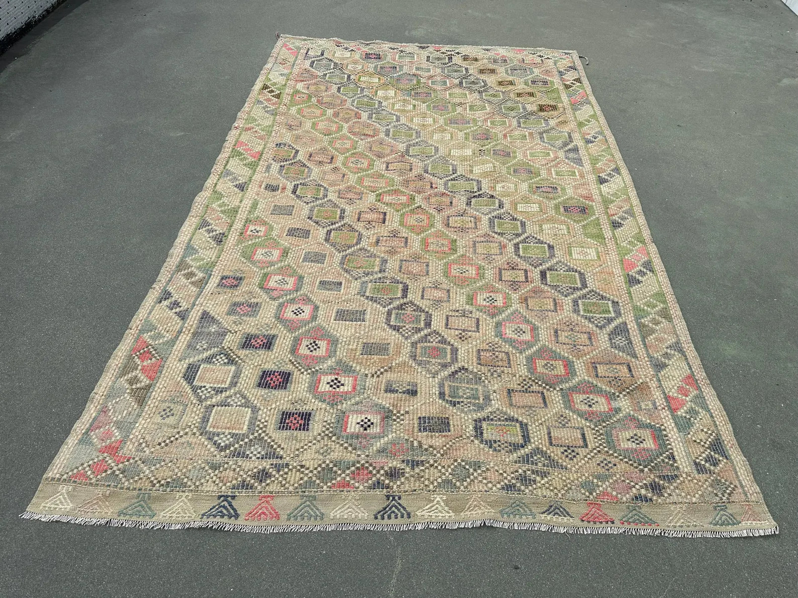 XL Vintage Turkish Accent Area Rug 6.2 x 9.8 ft